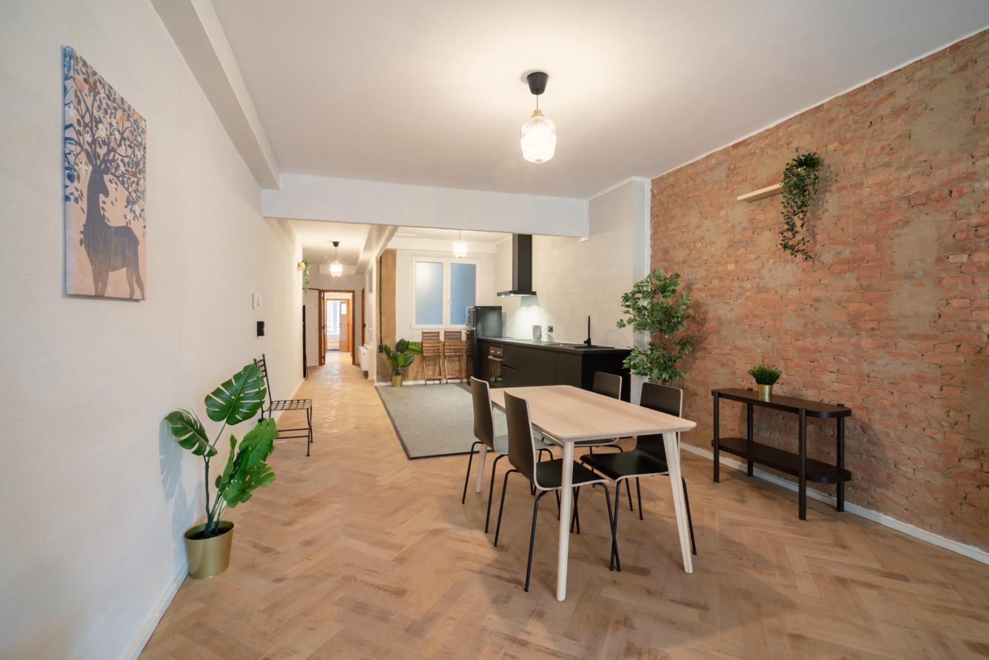 Charming And Spacious Apartments In The Heart Of アントウェルペン エクステリア 写真