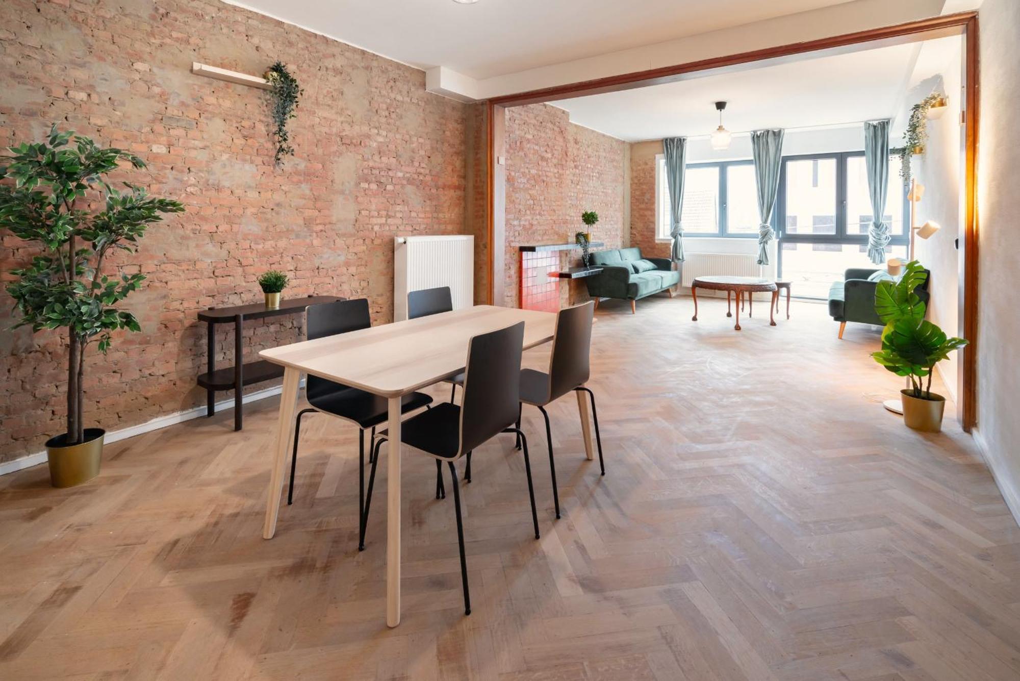 Charming And Spacious Apartments In The Heart Of アントウェルペン エクステリア 写真