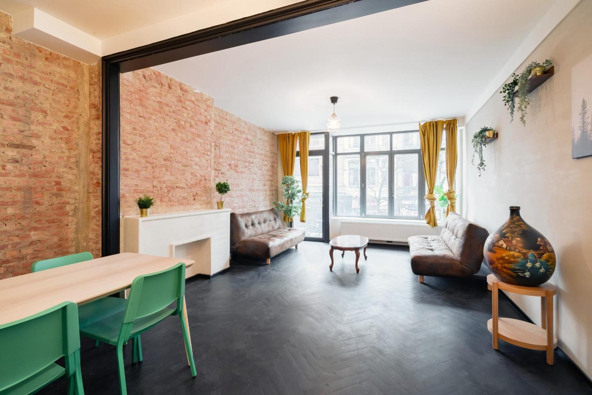 Charming And Spacious Apartments In The Heart Of アントウェルペン エクステリア 写真