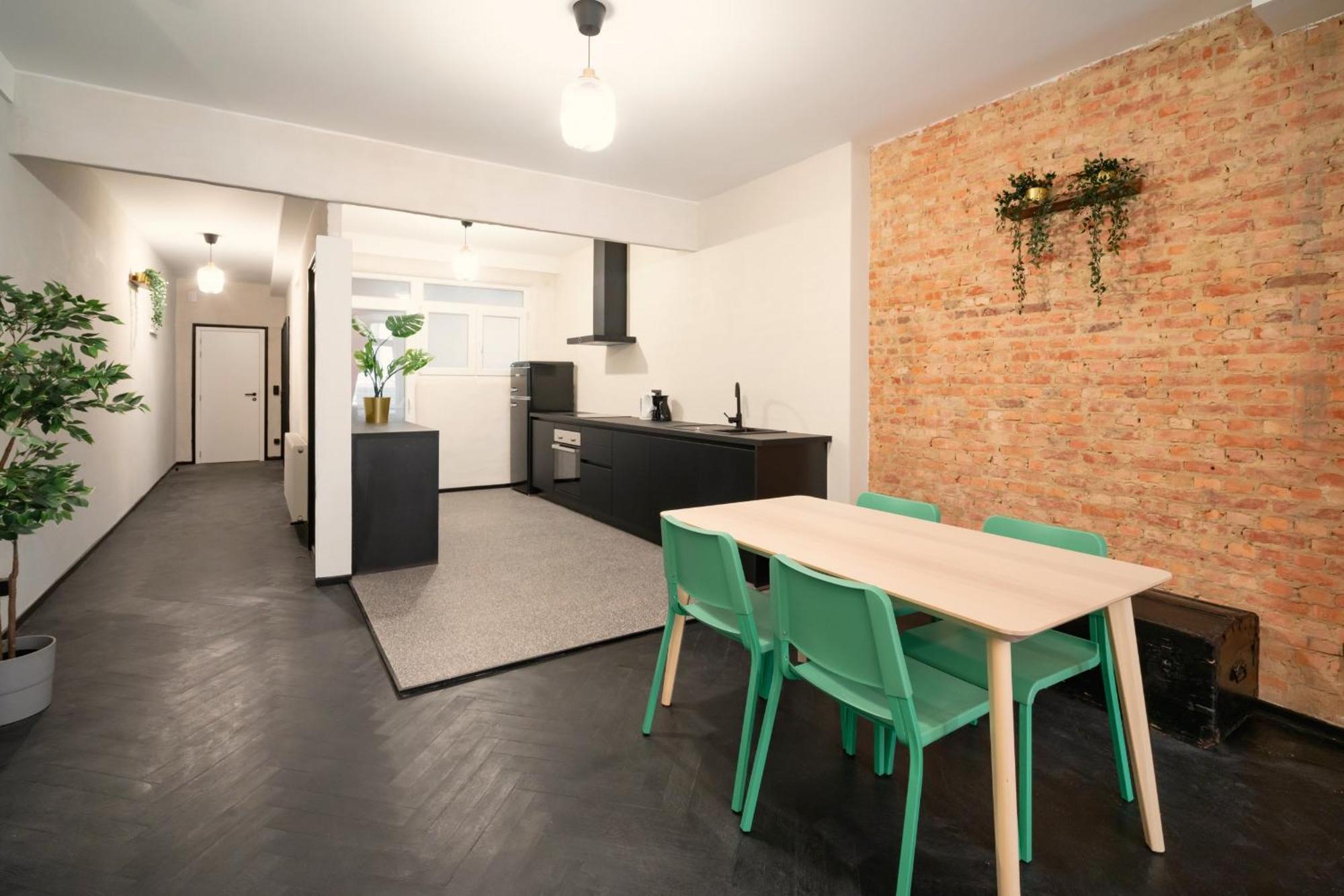 Charming And Spacious Apartments In The Heart Of アントウェルペン エクステリア 写真