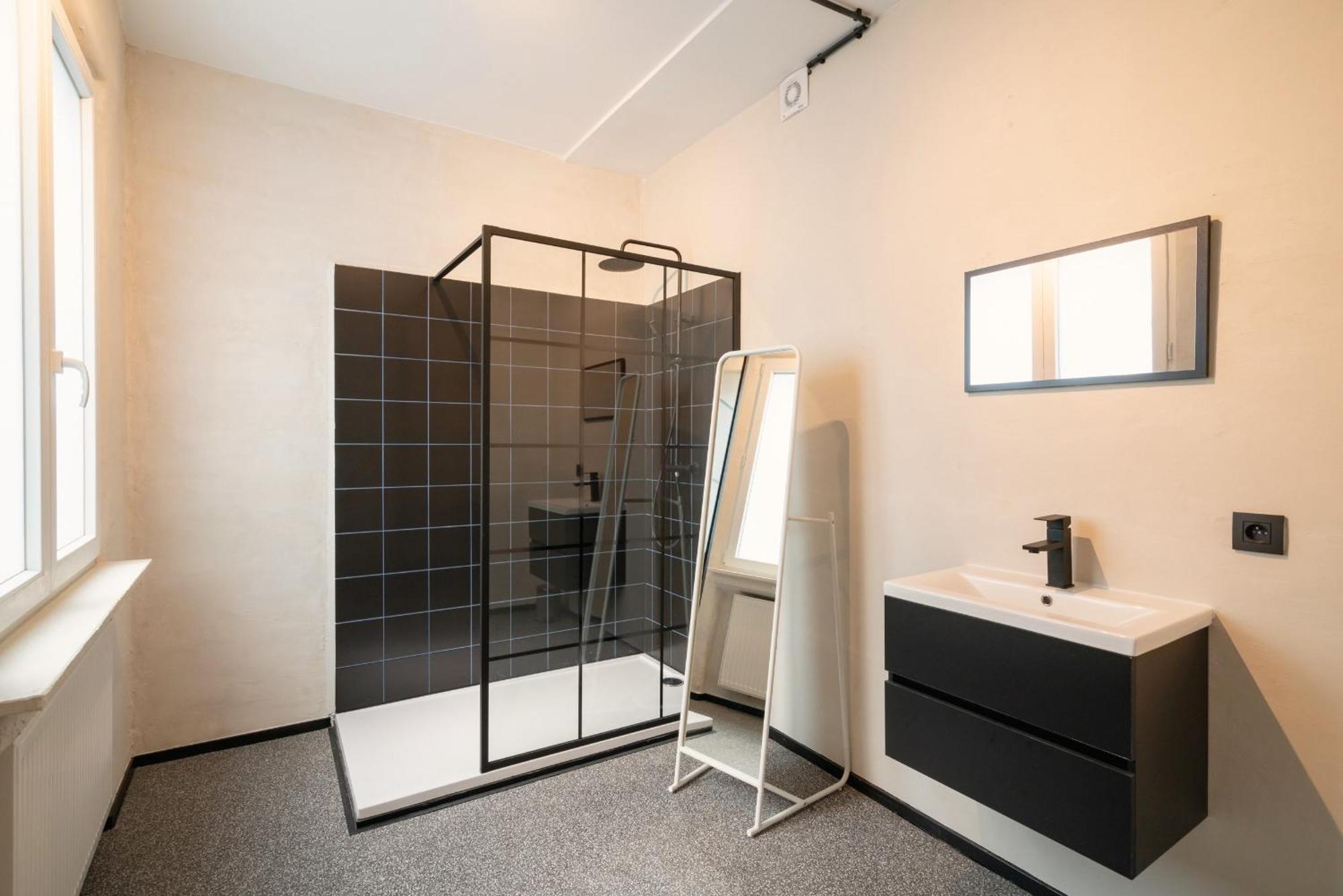 Charming And Spacious Apartments In The Heart Of アントウェルペン エクステリア 写真