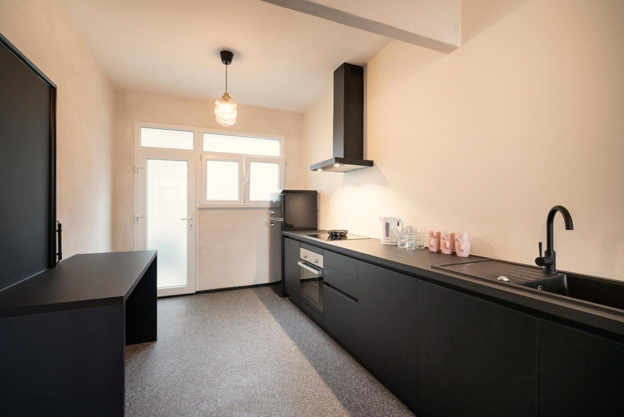 Charming And Spacious Apartments In The Heart Of アントウェルペン エクステリア 写真